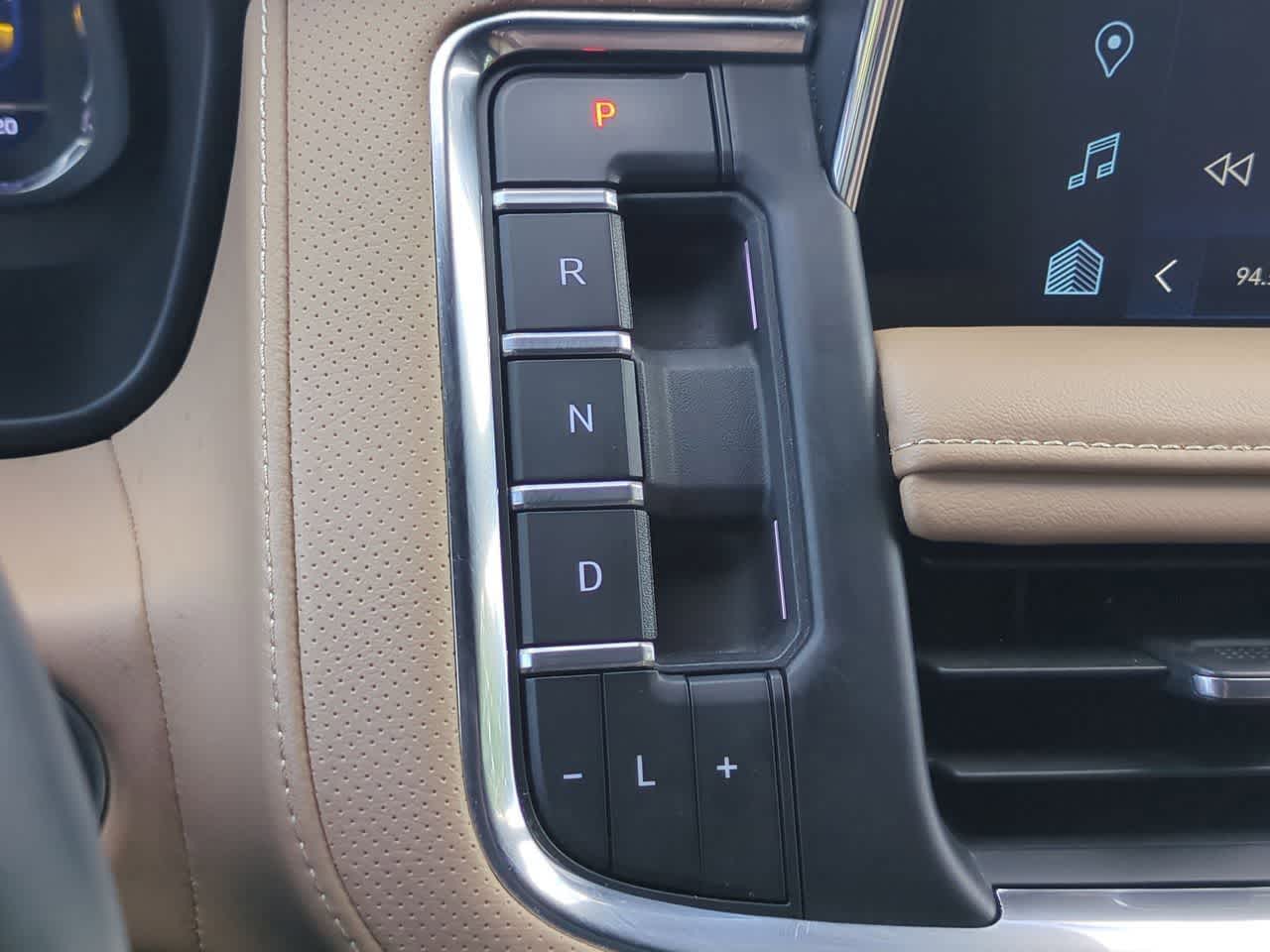 2024 Chevrolet Suburban 2WD Premier