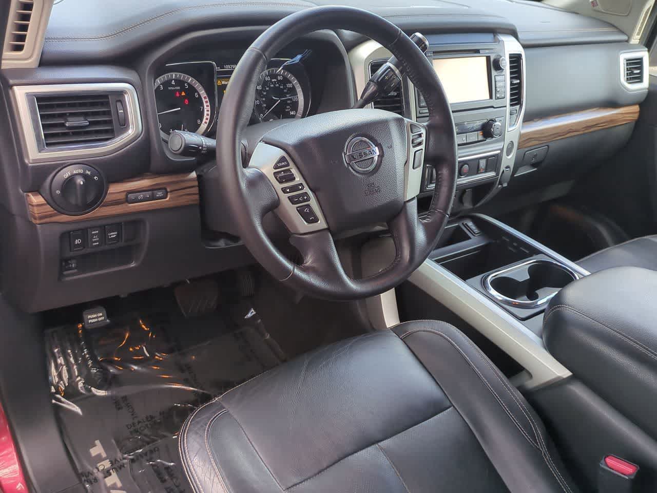 2018 Nissan TITAN SL