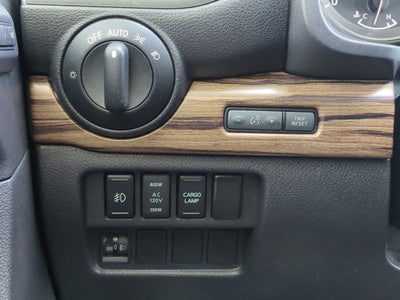 2018 Nissan TITAN SL