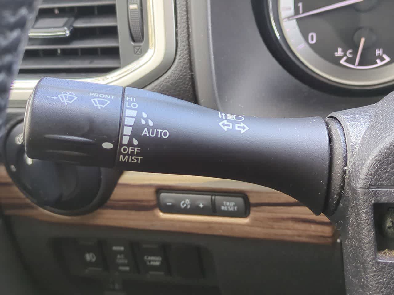 2018 Nissan TITAN SL