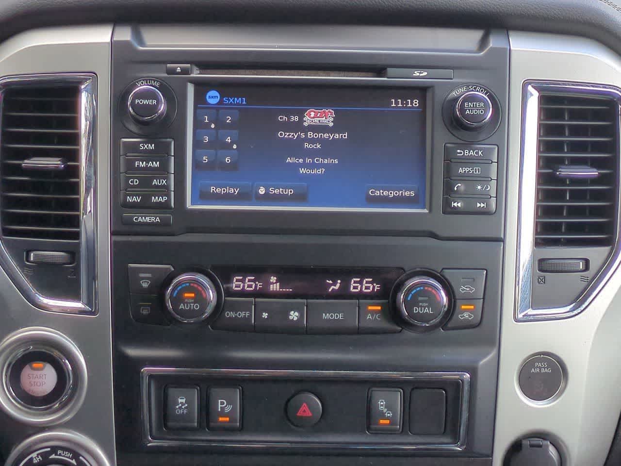 2018 Nissan TITAN SL