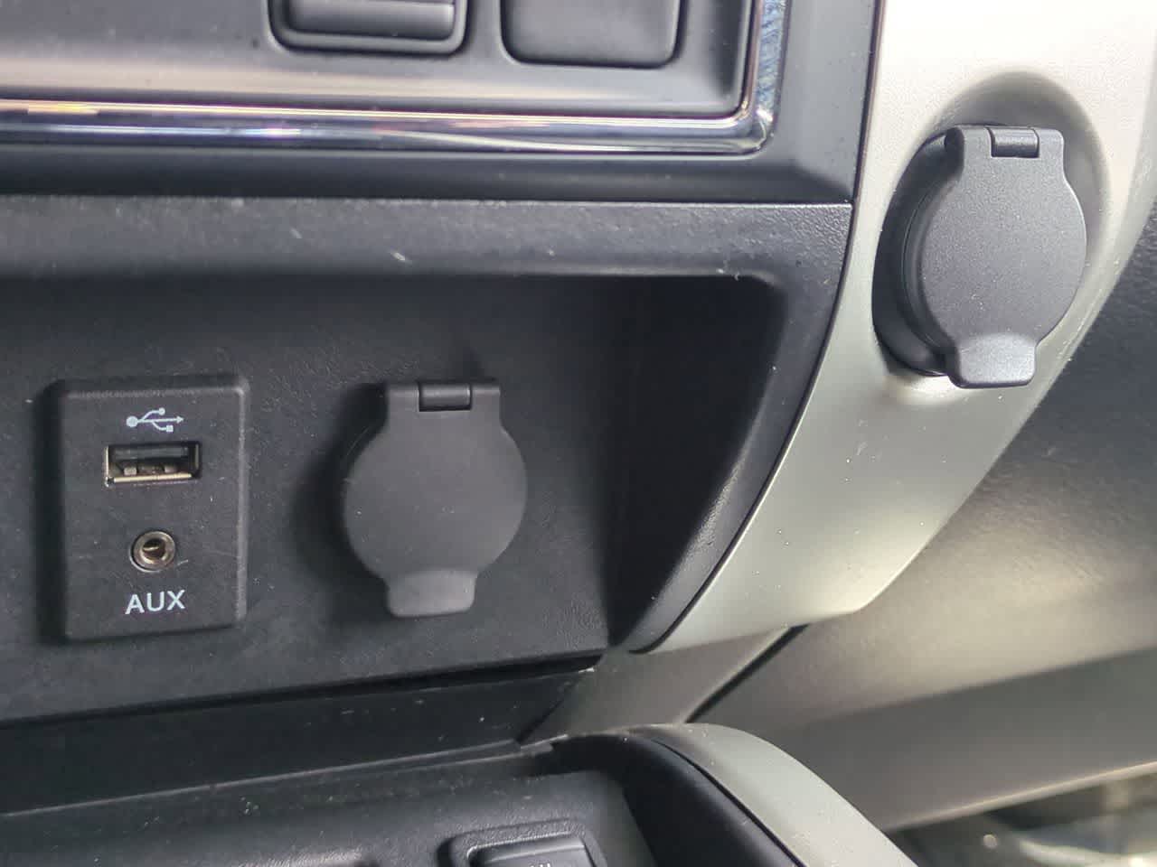 2018 Nissan TITAN SL