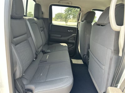 2023 Nissan Frontier Crew Cab SV 4x2