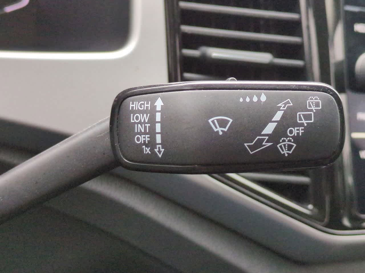 2023 Volkswagen Atlas 2.0T SE w/Technology