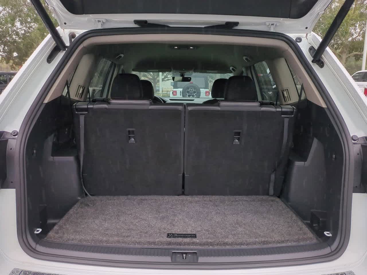 2023 Volkswagen Atlas 2.0T SE w/Technology