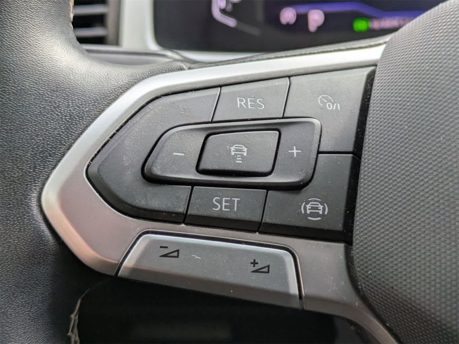 2023 Volkswagen Atlas 2.0T SE w/Technology