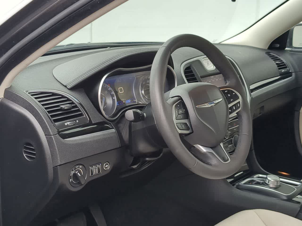 2023 Chrysler 300 Touring