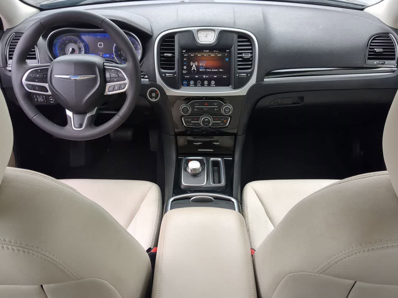 2023 Chrysler 300 Touring