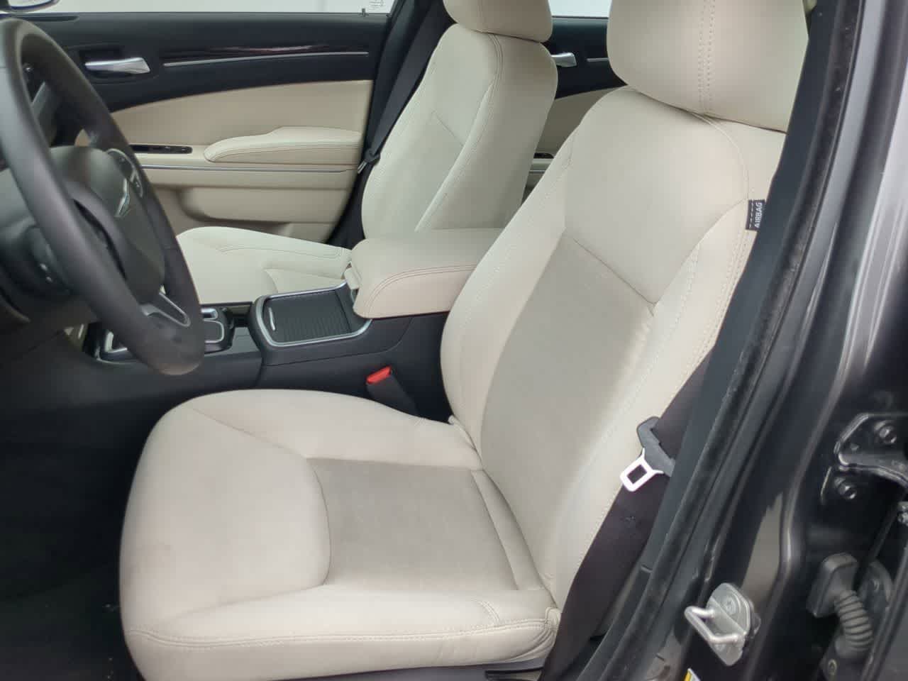 2023 Chrysler 300 Touring