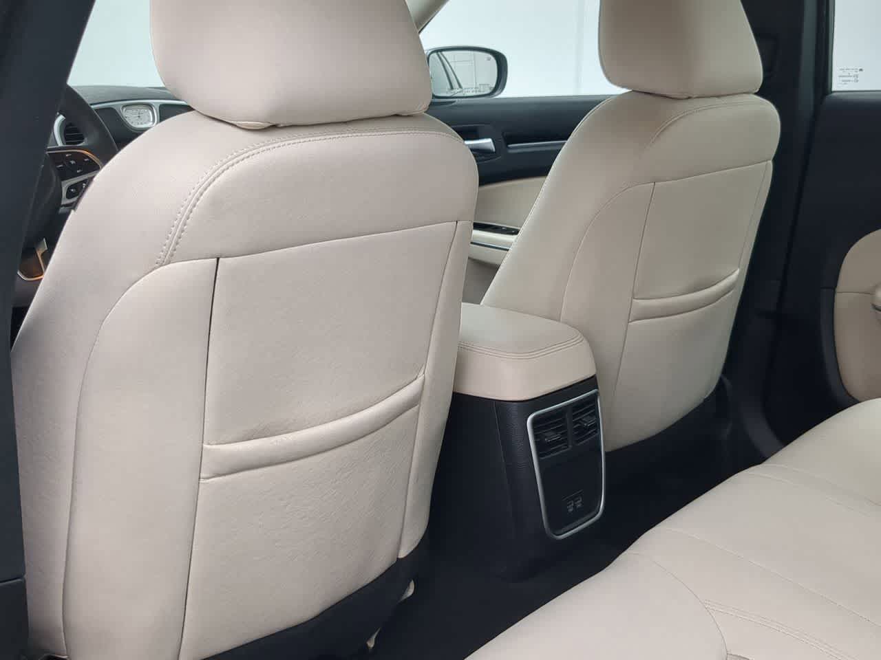 2023 Chrysler 300 Touring