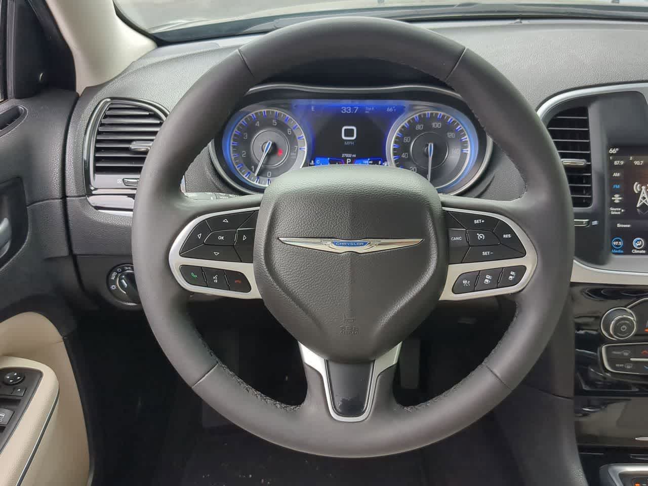 2023 Chrysler 300 Touring