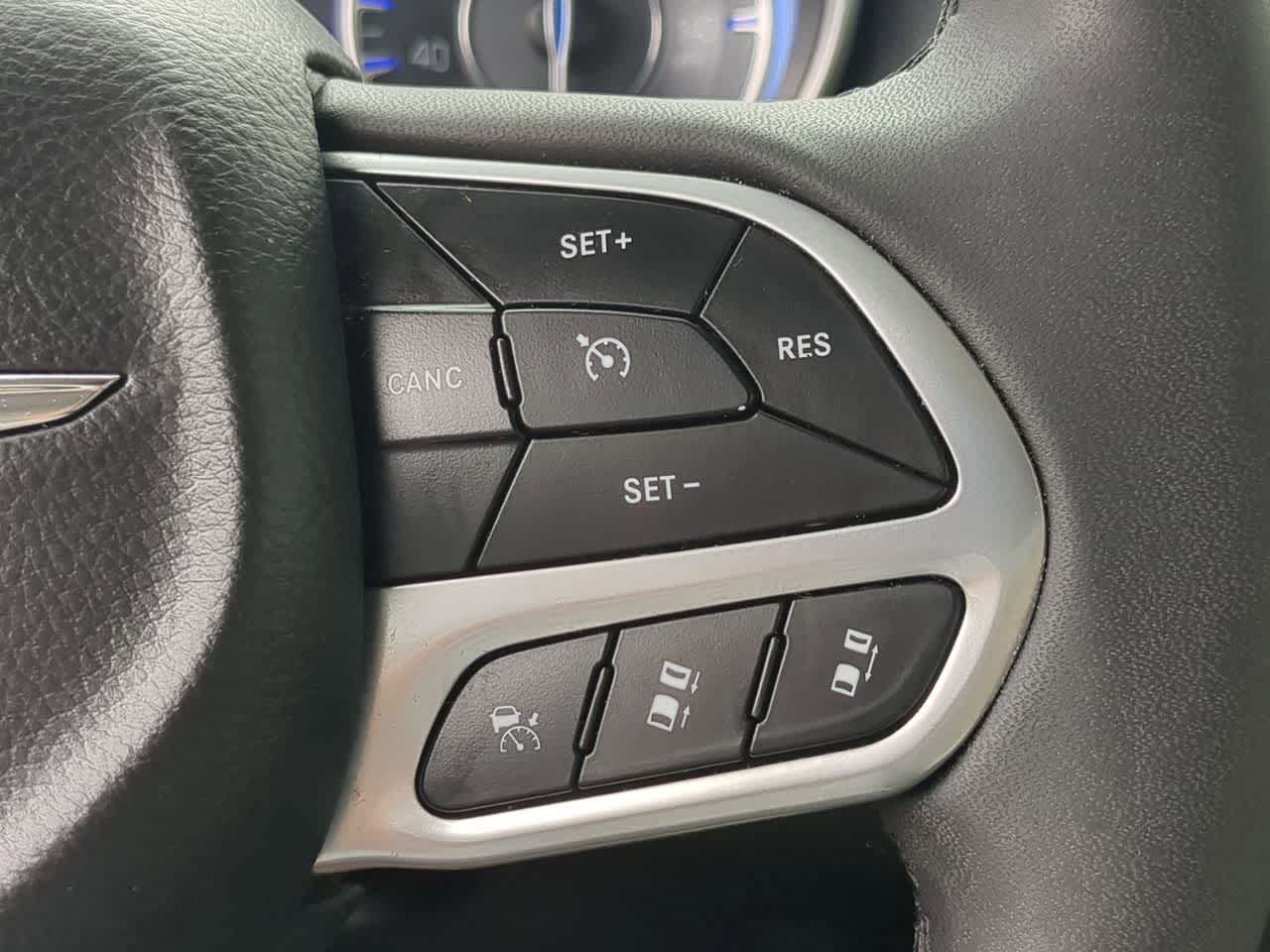 2023 Chrysler 300 Touring