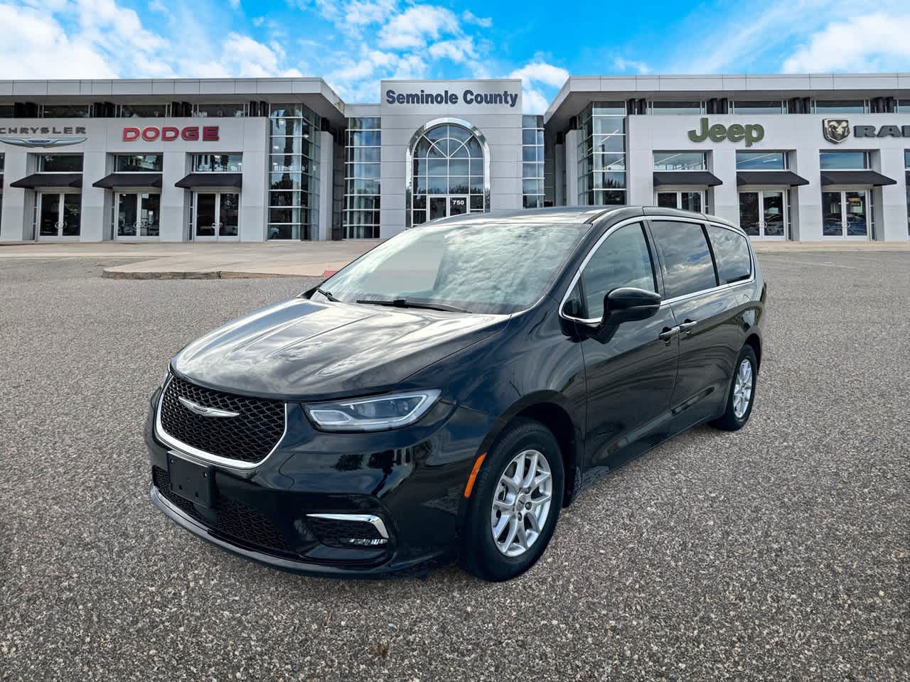 2024 Chrysler Pacifica Touring L