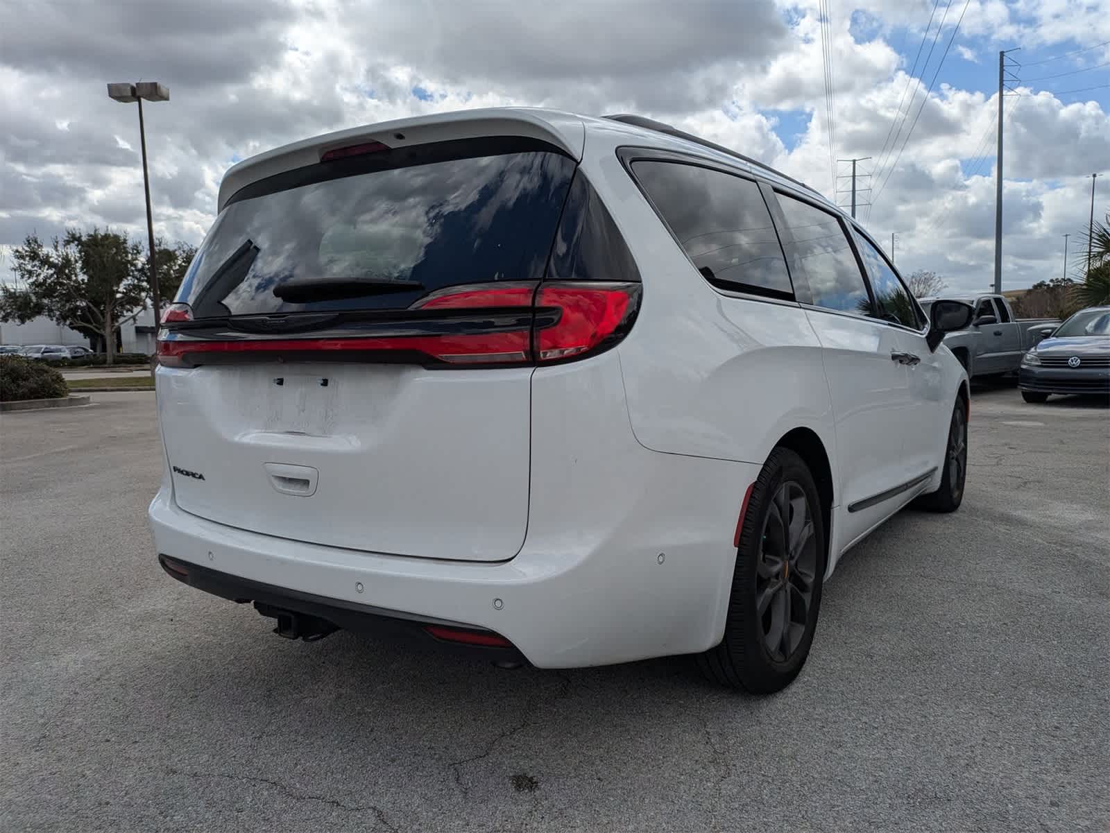 2024 Chrysler Pacifica Touring L