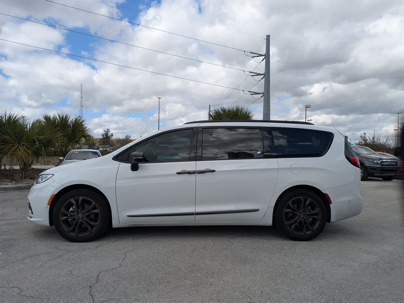 2024 Chrysler Pacifica Touring L
