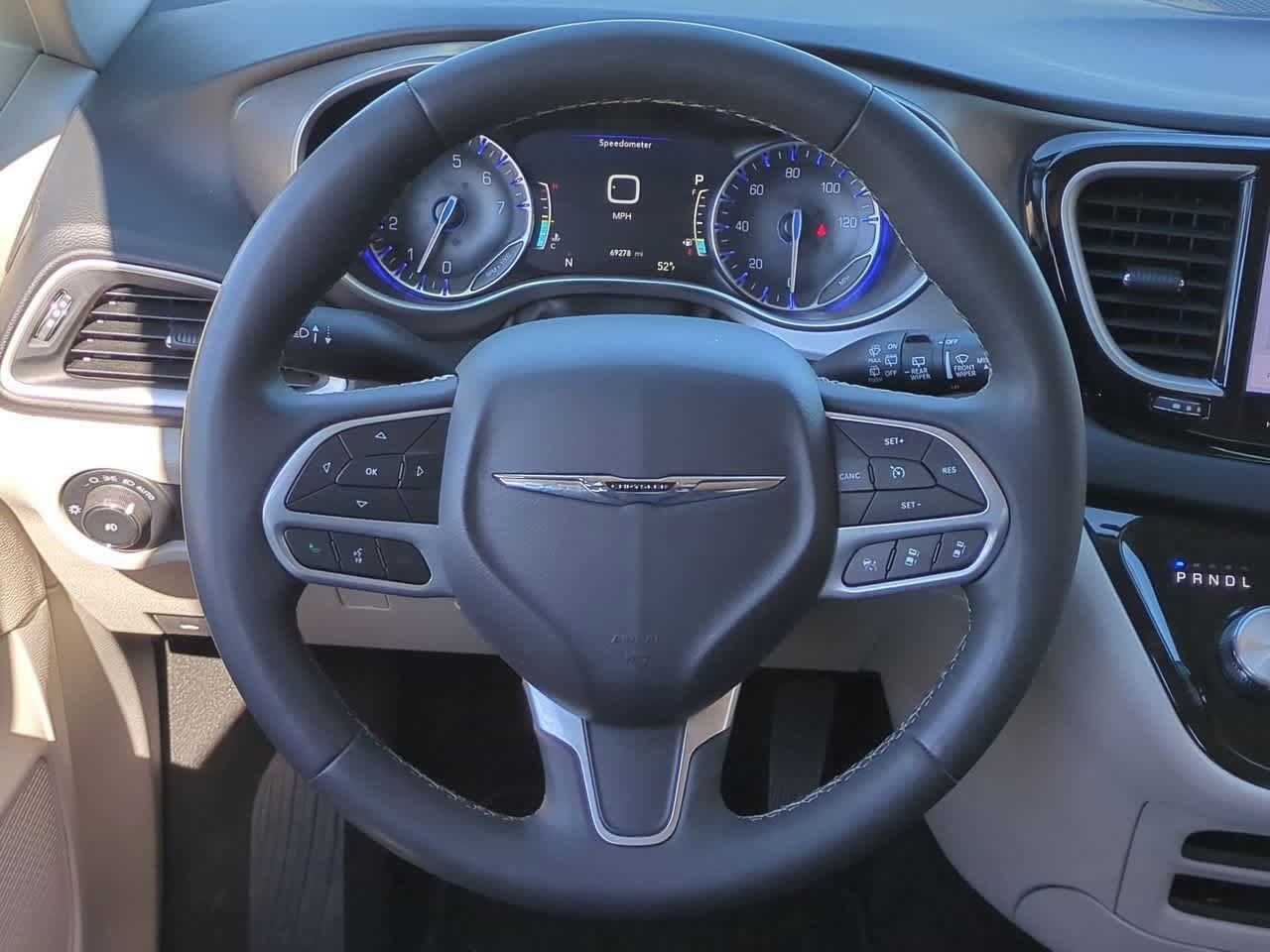 2023 Chrysler Pacifica Touring L