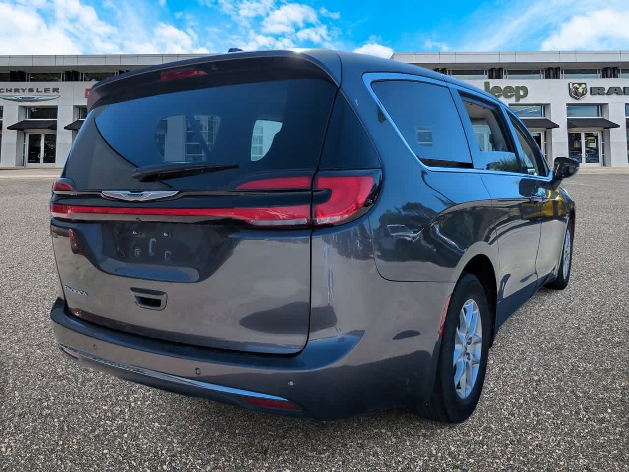 2023 Chrysler Pacifica Touring L