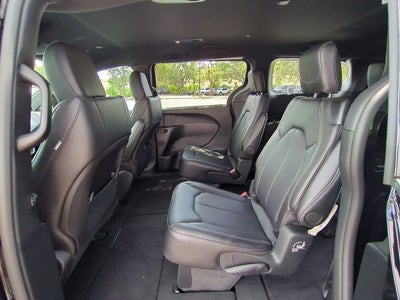 2026 Chrysler Voyager VOYAGER LX