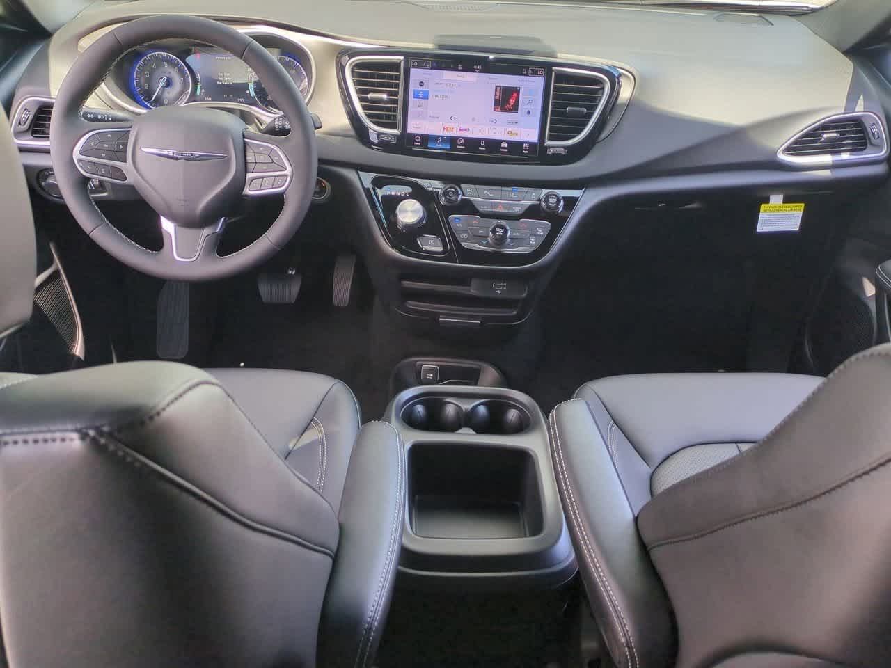 2026 Chrysler Voyager VOYAGER LX