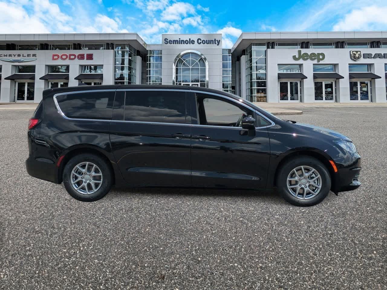 2026 Chrysler Voyager VOYAGER LX