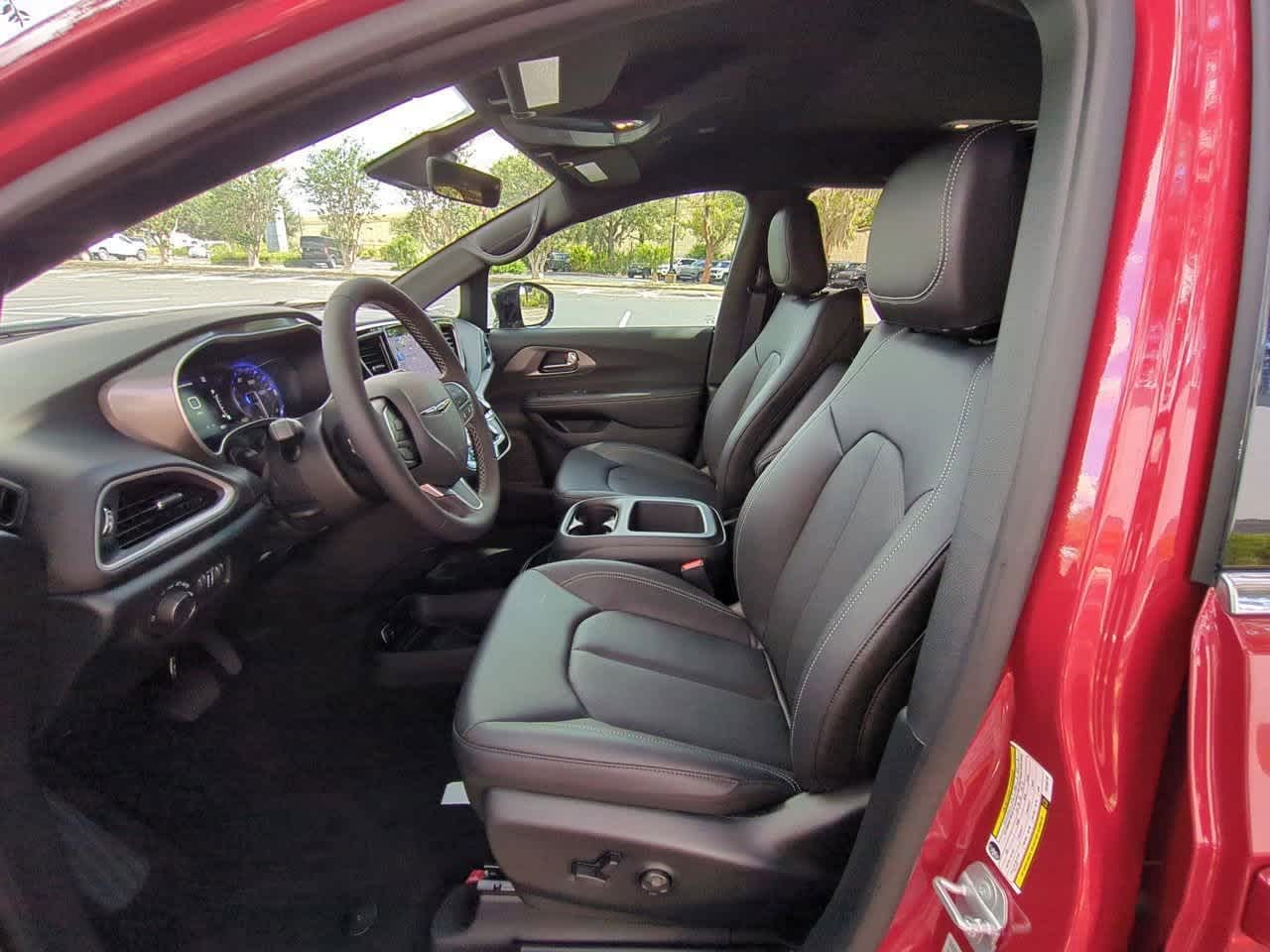 2026 Chrysler Voyager VOYAGER LX