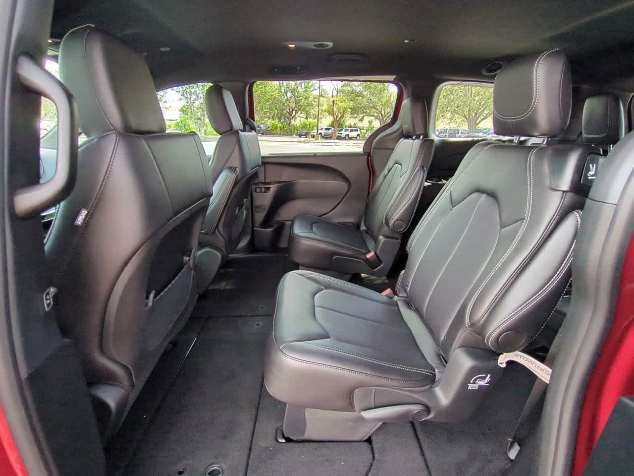 2026 Chrysler Voyager VOYAGER LX