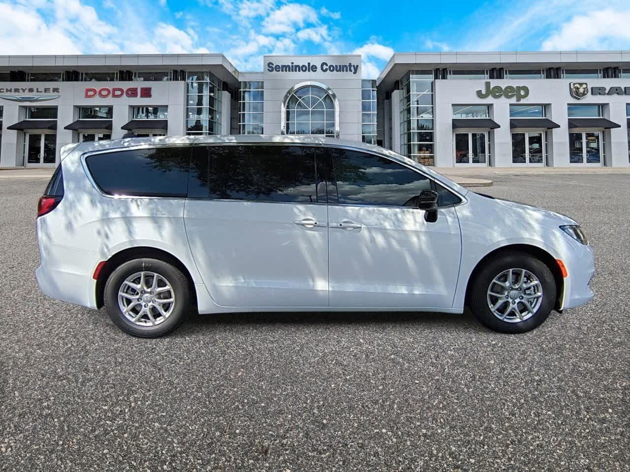 2026 Chrysler Voyager VOYAGER LX