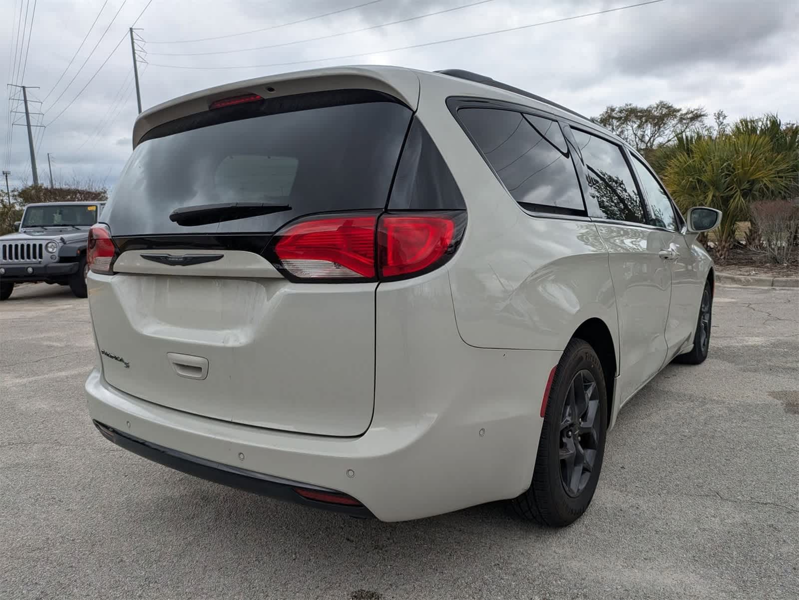 2020 Chrysler Pacifica Touring L Plus