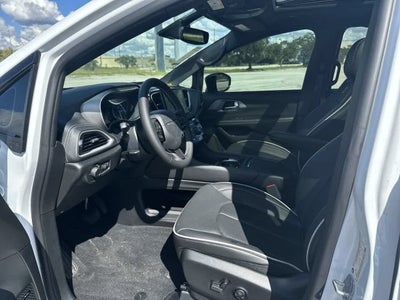 2027 Chrysler Pacifica PACIFICA LIMITED