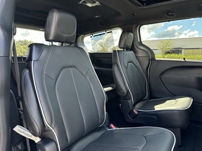2027 Chrysler Pacifica PACIFICA LIMITED