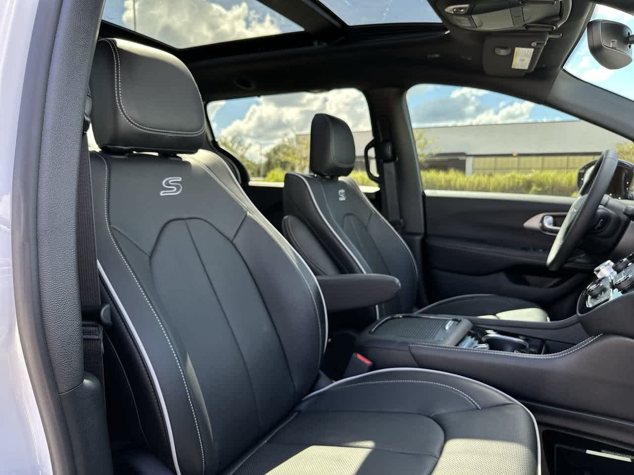 2027 Chrysler Pacifica PACIFICA LIMITED