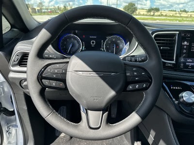 2027 Chrysler Pacifica PACIFICA LIMITED