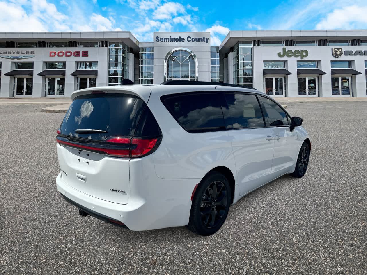2027 Chrysler Pacifica PACIFICA LIMITED