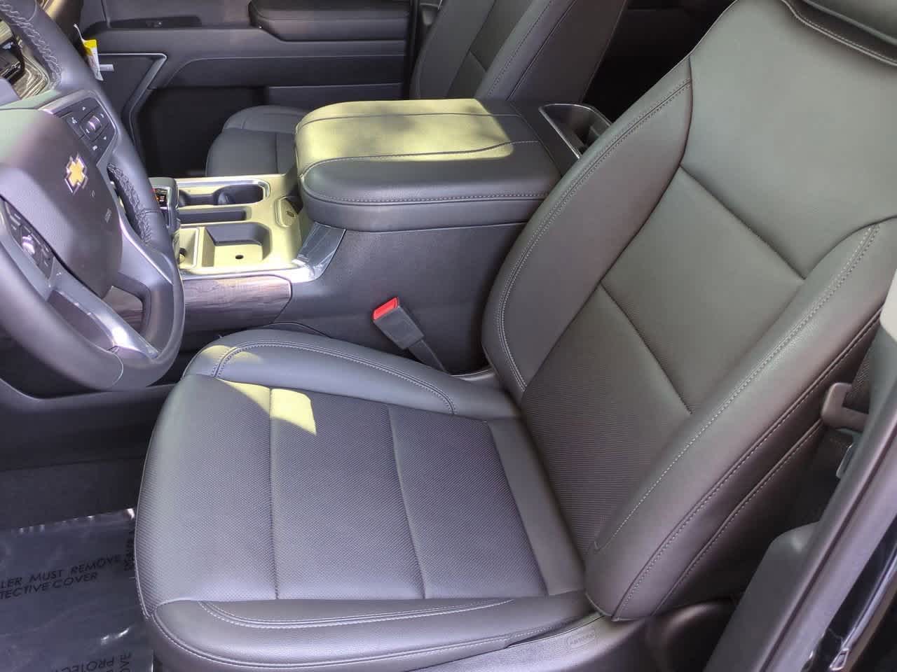 2025 Chevrolet Silverado 1500 4WD Crew Cab Short Bed LTZ