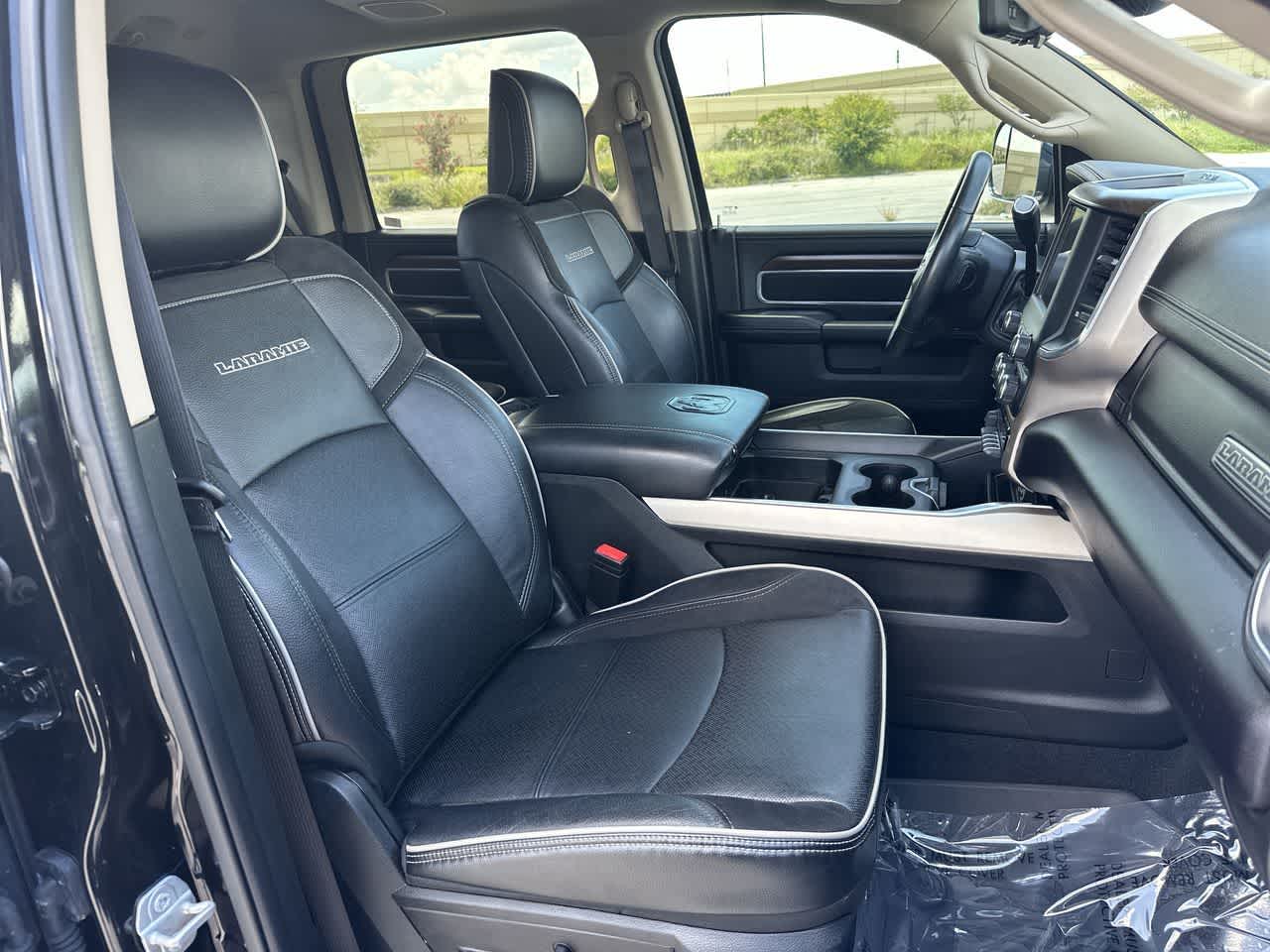 2022 RAM 3500 Laramie Crew Cab 4x2 6'4' Box