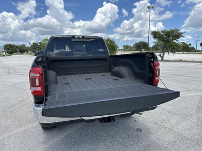 2022 RAM 3500 Laramie Crew Cab 4x2 6'4' Box