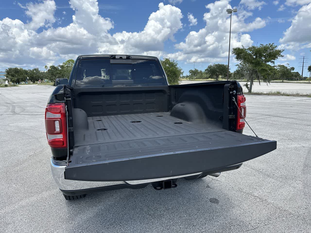 2022 RAM 3500 Laramie Crew Cab 4x2 6'4' Box