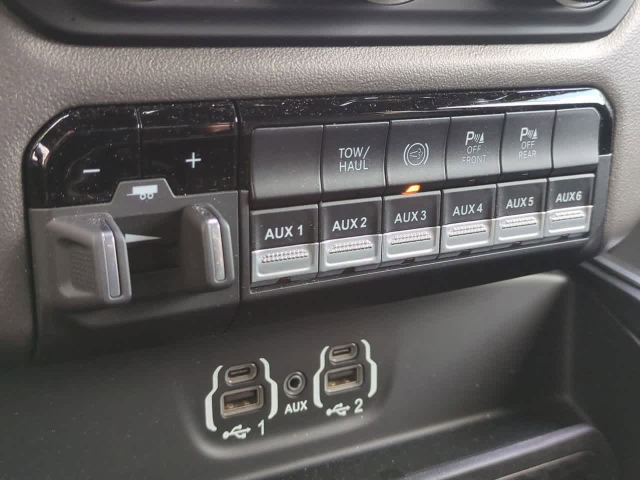 2022 RAM 3500 Lone Star Crew Cab 4x4 8' Box