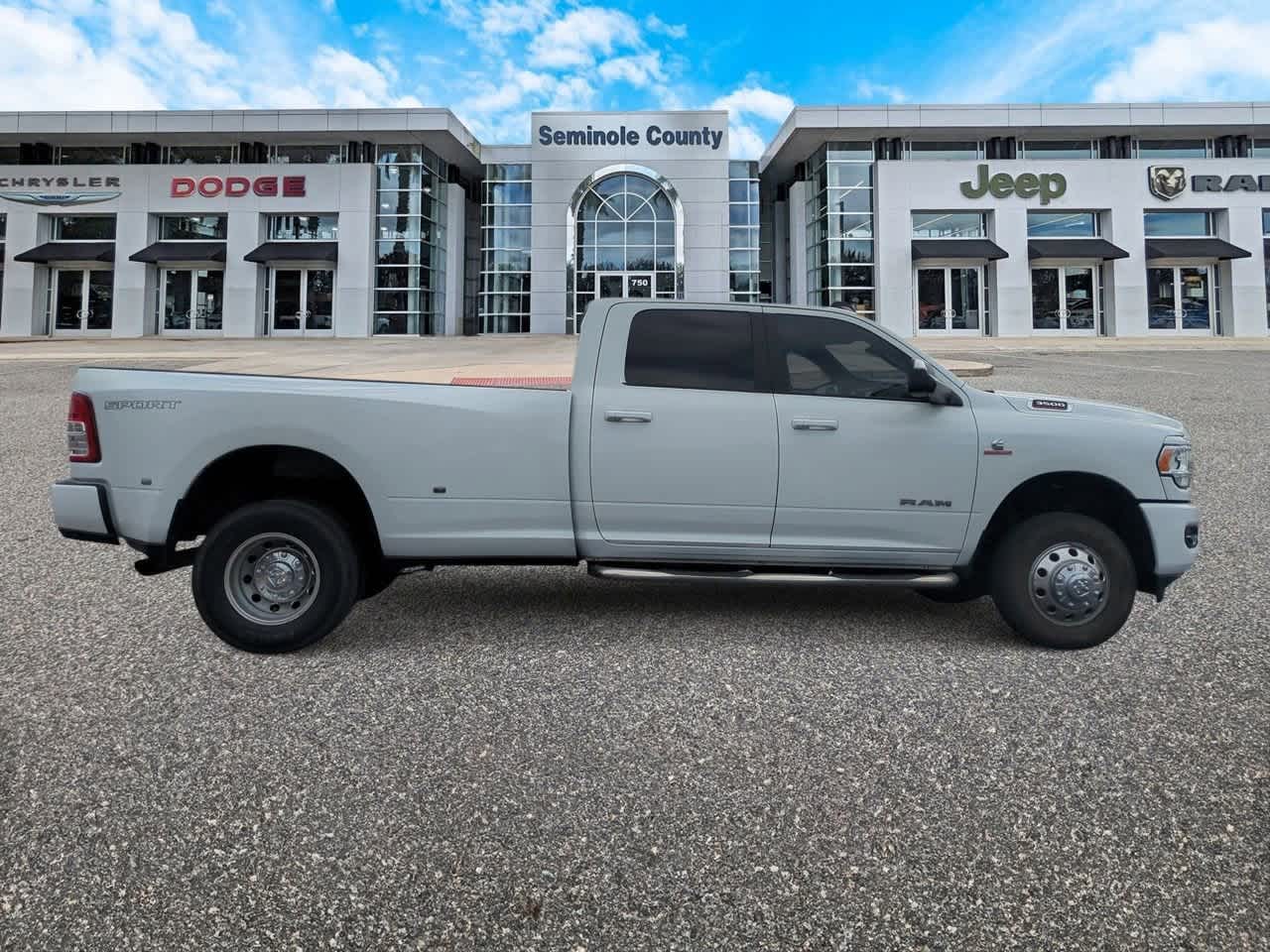 2022 RAM 3500 Lone Star Crew Cab 4x4 8' Box