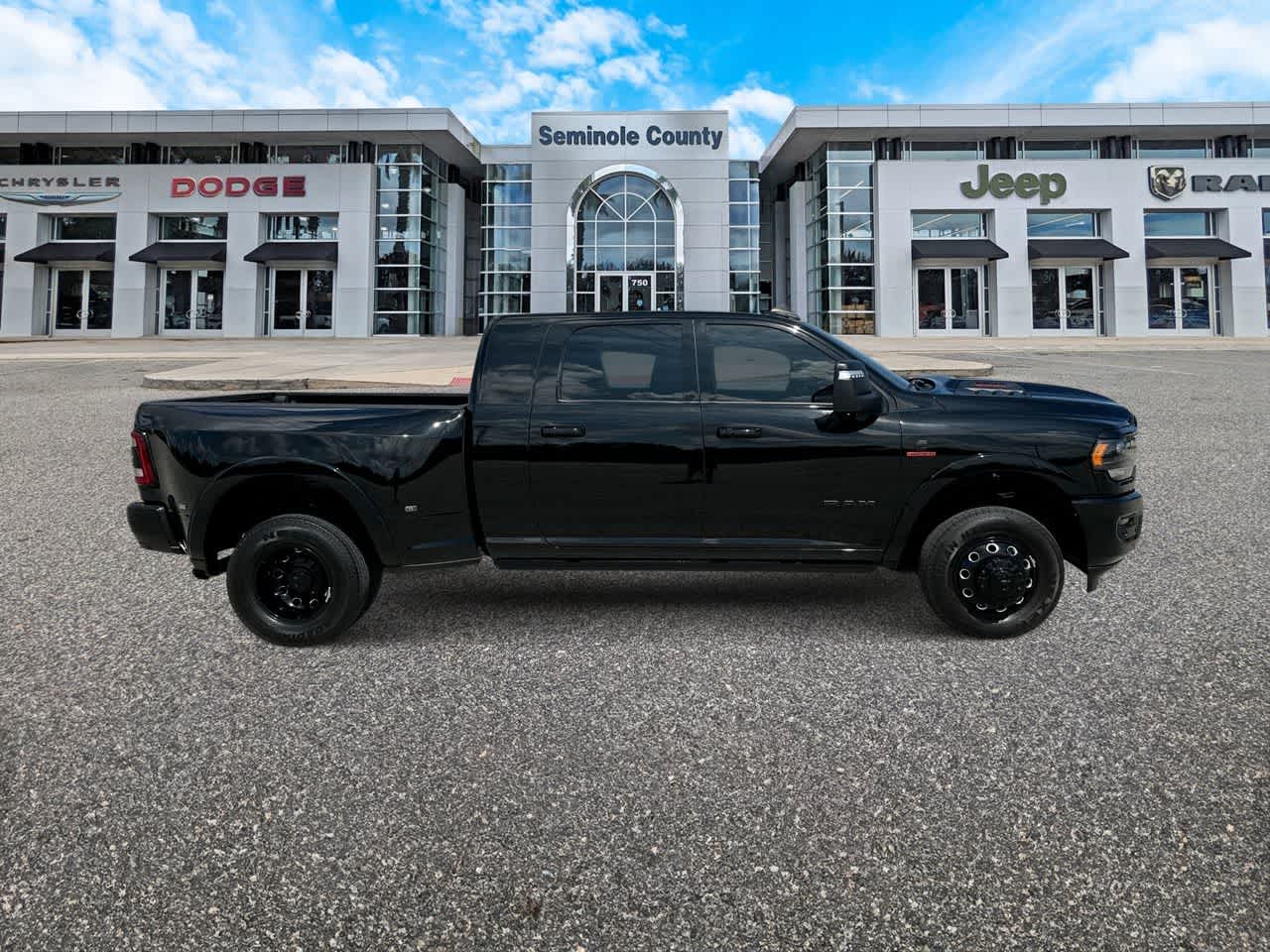2024 RAM 3500 Limited Mega Cab 4x4 6'4' Box