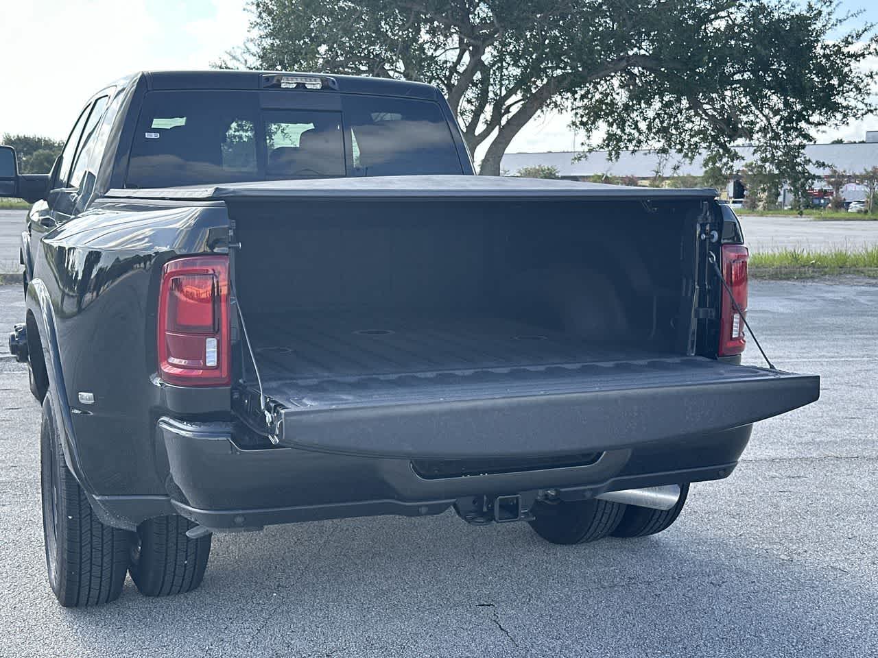2026 RAM 3500 RAM 3500 LIMITED MEGA CAB 4X4 6'4' BOX