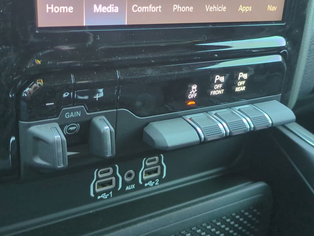 2026 RAM Ram 1500 RAM 1500 LARAMIE CREW CAB 4X2 5'7' BOX