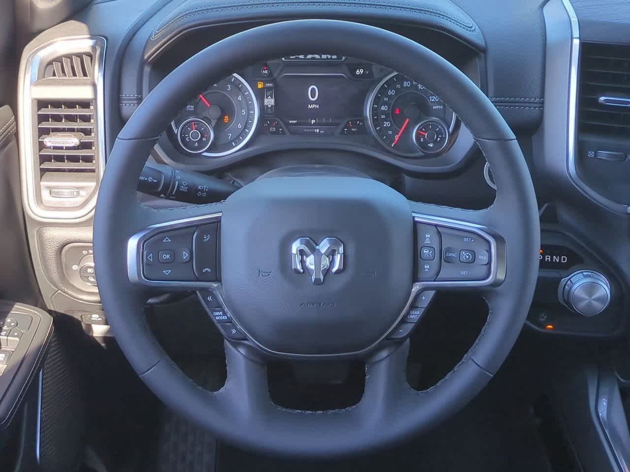 2026 RAM Ram 1500 RAM 1500 LARAMIE CREW CAB 4X2 5'7' BOX