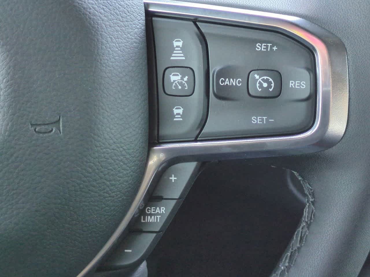 2026 RAM Ram 1500 RAM 1500 LARAMIE CREW CAB 4X2 5'7' BOX