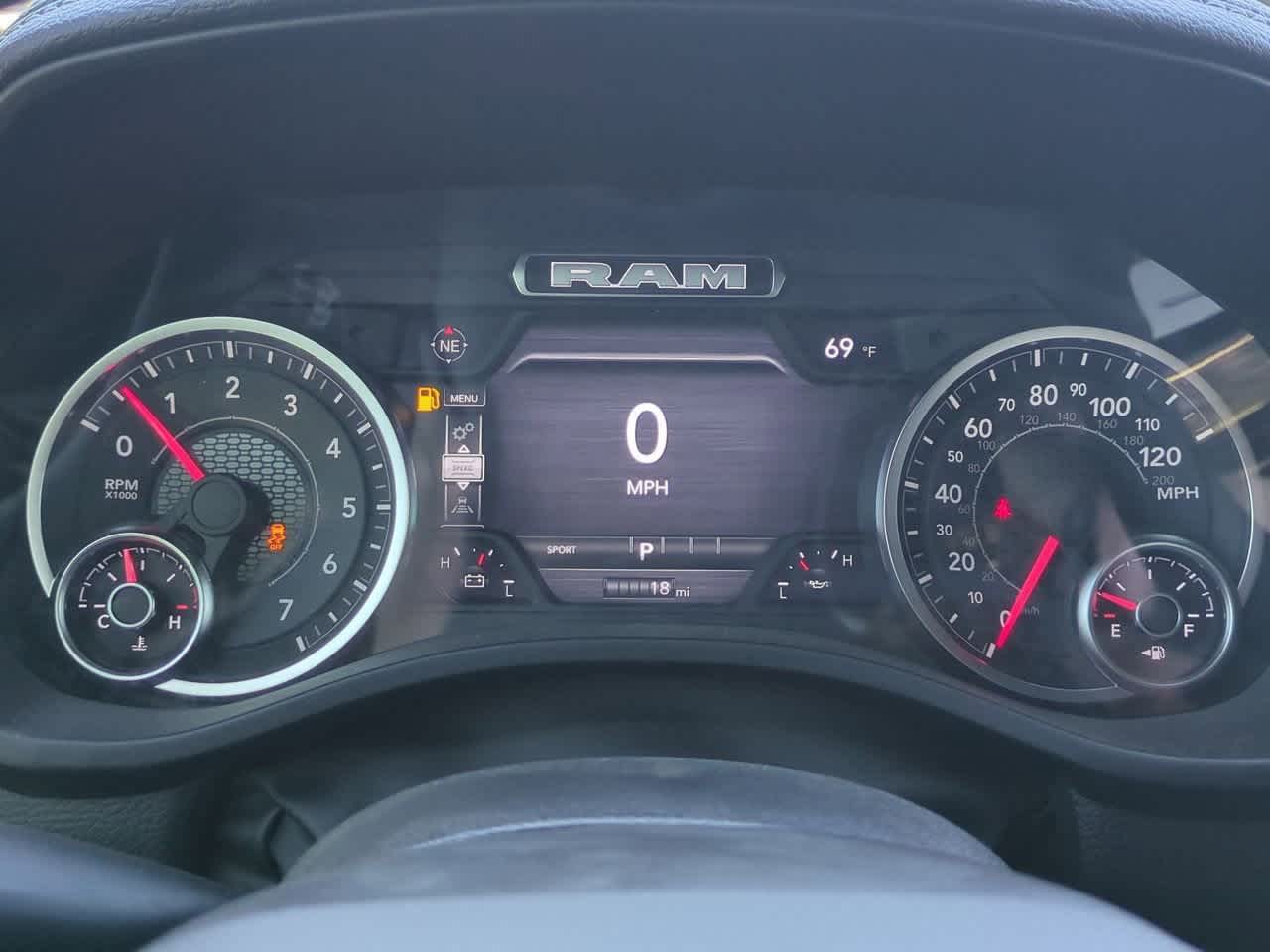 2026 RAM Ram 1500 RAM 1500 LARAMIE CREW CAB 4X2 5'7' BOX