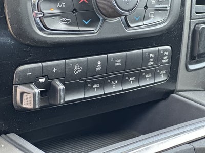 2018 RAM 2500 Laramie Crew Cab 4x4 6'4' Box