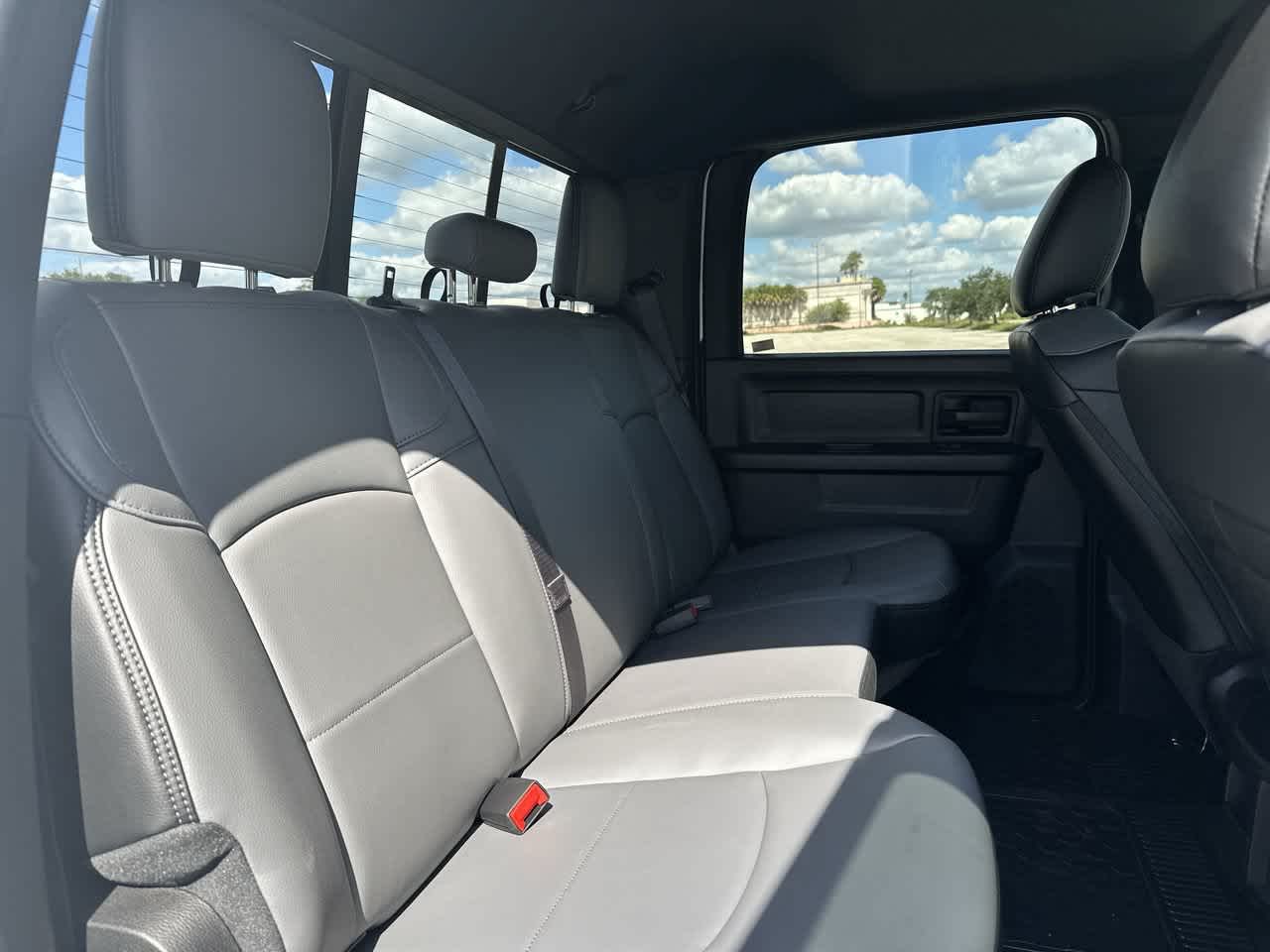 2027 RAM Ram 3500 Chassis Cab RAM 3500 TRADESMAN CREW CAB CHASSIS 4X4 60' CA