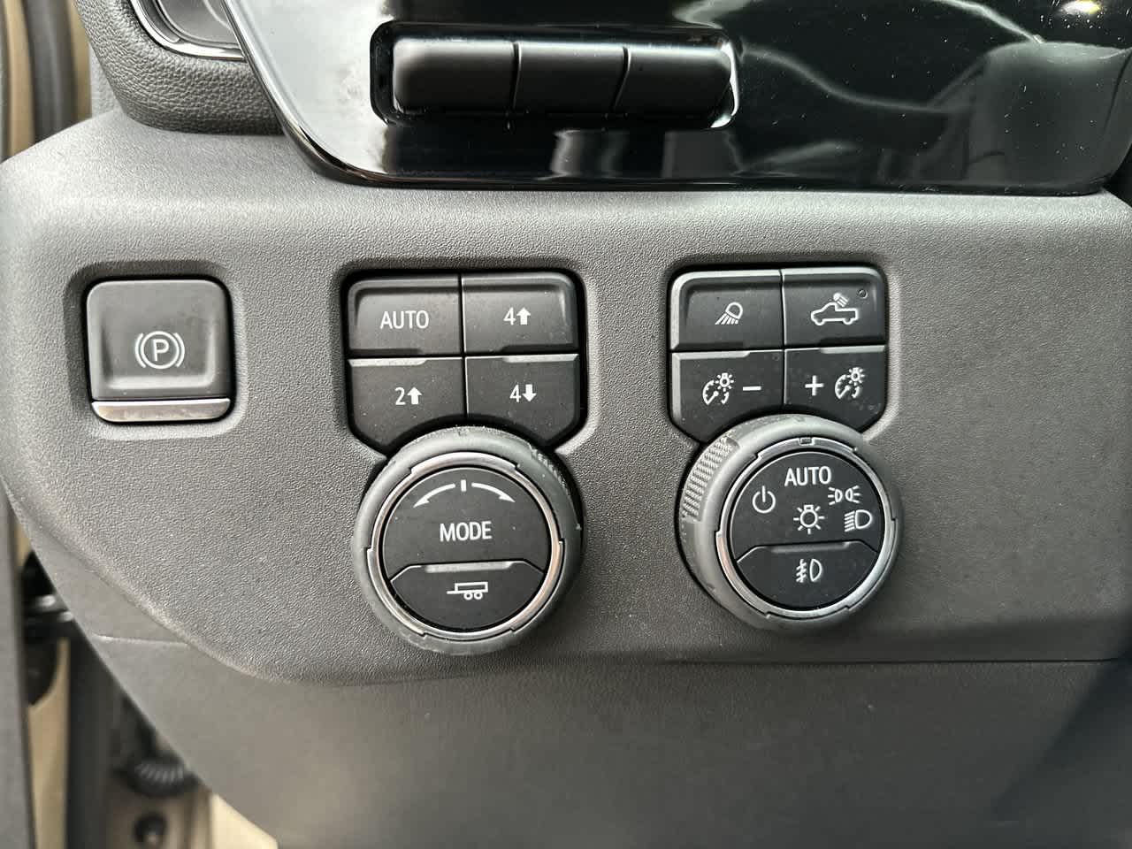 2023 Chevrolet Silverado 1500 4WD Crew Cab Short Bed ZR2