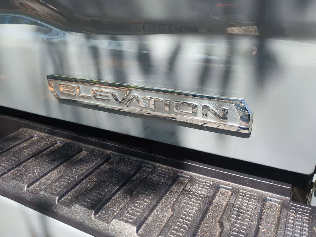 2024 GMC Sierra 1500 4WD Crew Cab Short Box Elevation with 3VL