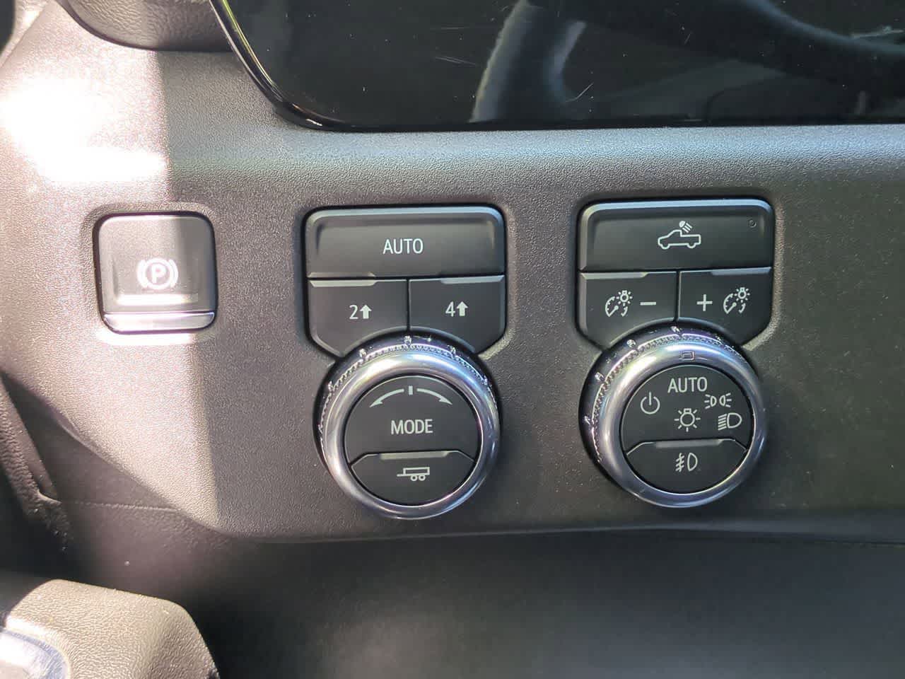 2024 GMC Sierra 1500 4WD Crew Cab Short Box Elevation with 3VL